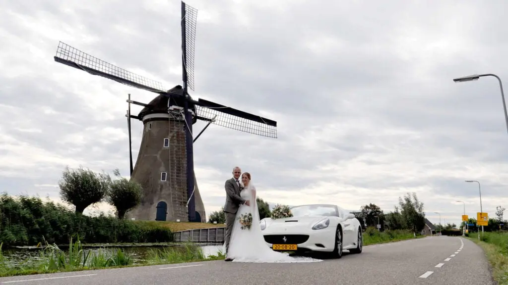 Videograaf Stolwijk - Bruidspaar voor Boezemmolen in Haastrecht